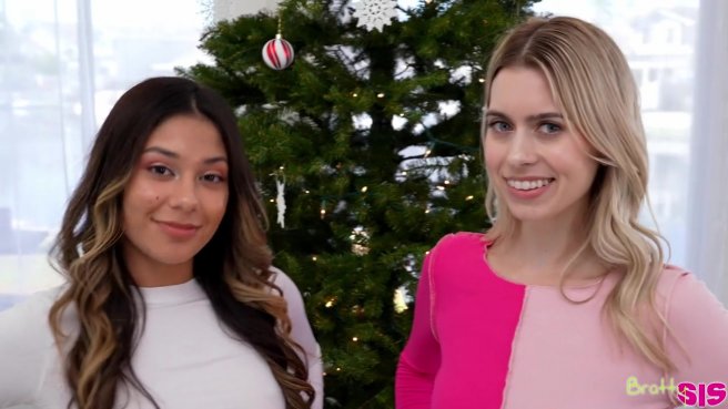 Самое новогоднее развлечение с горячими американскими сестрёнками #1